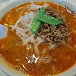 名物　担々麺１２００円