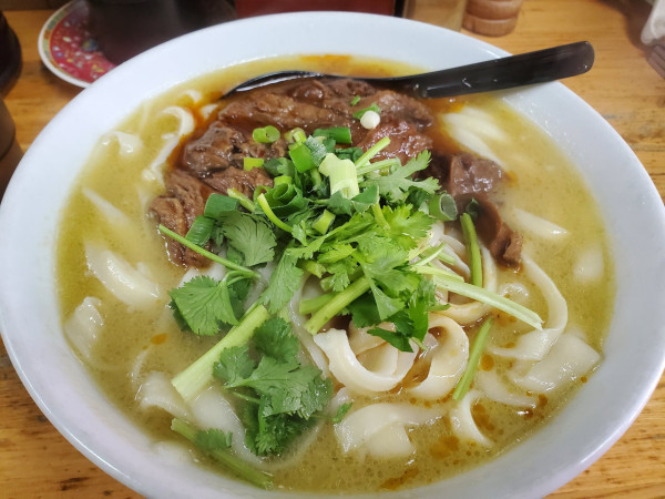 「青花椒牛肉麺」@華隆餐館の写真