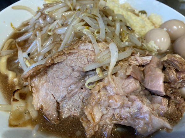 「らーめん小+ニンニク+うずら」@じゃっくぽっとの写真