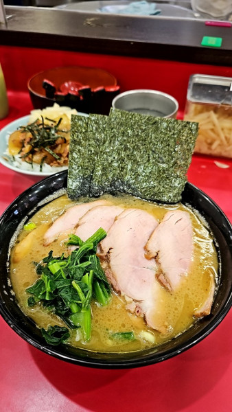 「チャーシューメン（中）まぶし丼」@杉田家 千葉祐光店の写真