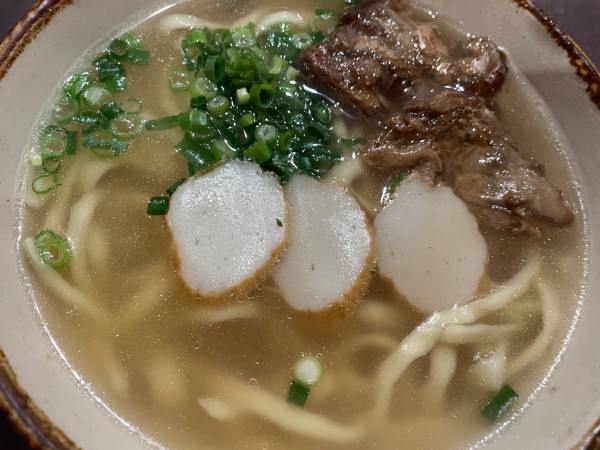 「ソーキそば：900円」@琉球酒場＆カフェ はいさい22の写真
