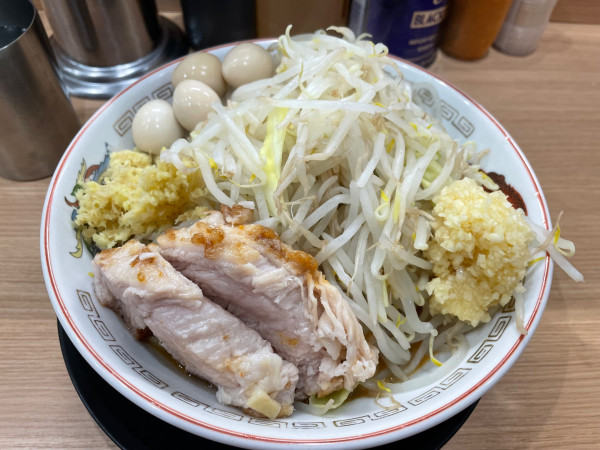 「ミニ味噌山、うずら」@ラーメン豚山 金沢文庫店の写真