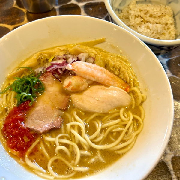 「【限定】濃厚渡り蟹そば（ガーリックライス付き）＋蟹足」@特級鶏蕎麦 龍介の写真