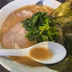 醤油らーめん並840円