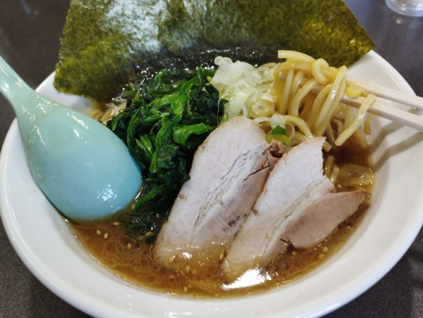 「ラーメン並盛(固め)(850)」@横浜らーめん 大山家の写真