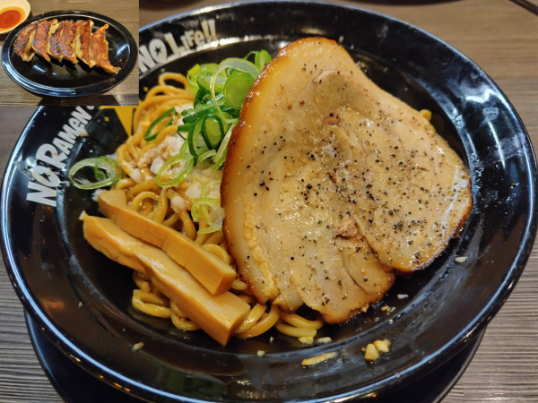 「鬼背脂油そば ※ニンニク有り +焼き餃子:サービス券」@おおぼし 松本平田店の写真