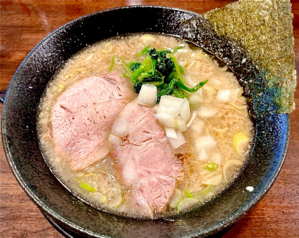 「ラーメン（800円）」@拉麺・呑み喰い処 伊八の写真