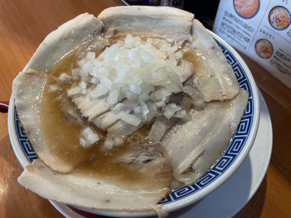 「背脂中華チャーシュー麺」@新潟発祥ラーメン なおじ 上井草店の写真
