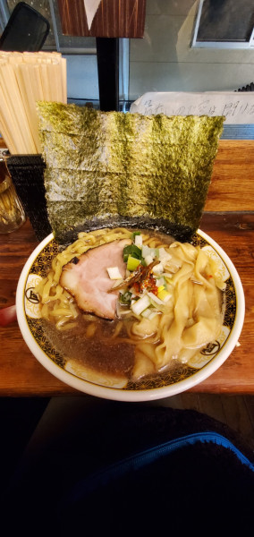 「すごい煮干ラーメン(大盛)海苔トッピング」@すごい煮干ラーメン凪 新宿ゴールデン街店 本館の写真