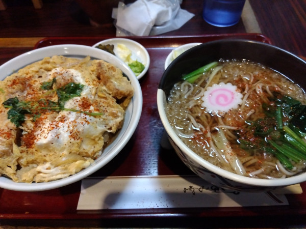 「ランチCセット(カツ丼とたぬき)950円」@きそば 蔵乃家の写真