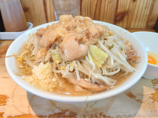 「小ラーメン＋生卵」@らーめん つの旨の写真