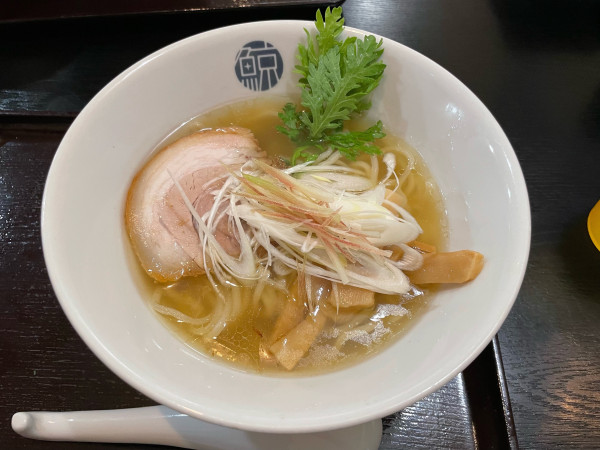 「R30らーめん」@一匹の鯨の写真