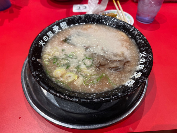 「こってり背脂入りラーメン」@火の国 文龍 総本店の写真