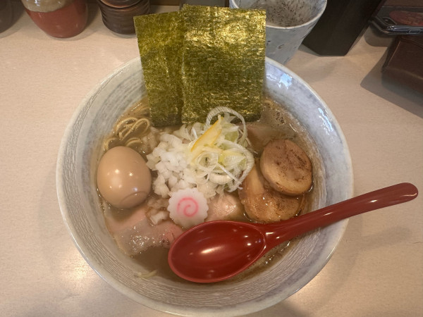 「特製濃厚煮干しそば　醤油」@麺屋 なるとの写真