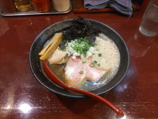 「背脂煮干しそば(￥１１００)」@麺屋 照の坊の写真