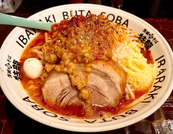 「辛豚そば（1080円）、大盛（CP）」@茨城豚そば 特龍 本店の写真