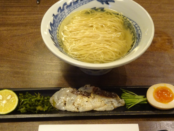 「鯛の潮仕立て トッピング全部のせ 1980円＋お通し500円」@京AFURI SAKE & RAMEN by SHIMOGAMOSARYOの写真