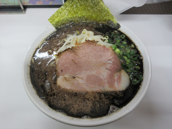 「黒らーめん（930円）」@ぶたまるきの写真