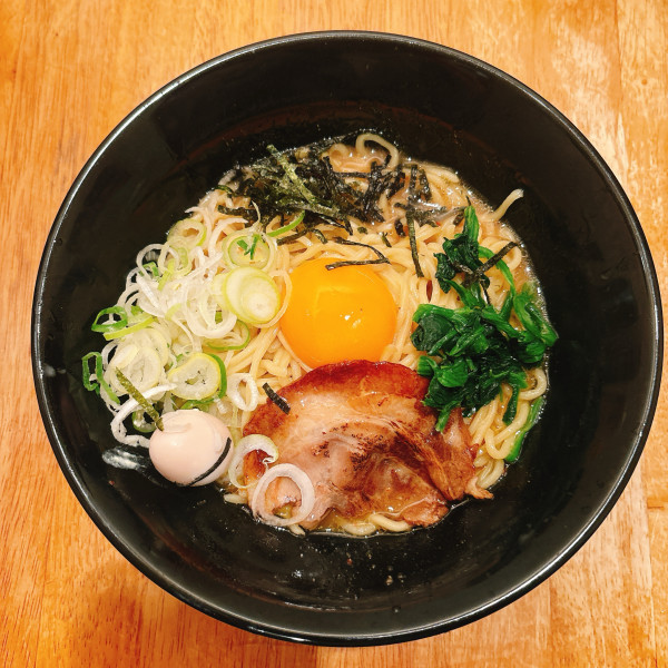 「月見油そば」@麺処 恭や 博多本店の写真