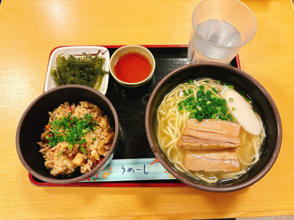 「沖縄そば(海ぶどう)セット」@そば処 琉風の写真