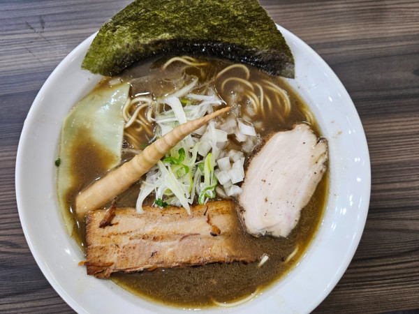 「濃厚淡麗中華そば」@中華そば 騰匠俐 つくば店の写真