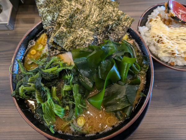 「ラーメン（中盛）」@家系ラーメン がくの写真