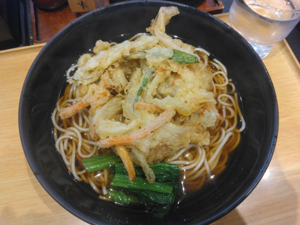 「かき揚げそば490円」@小諸そば EQUiA 北千住店の写真