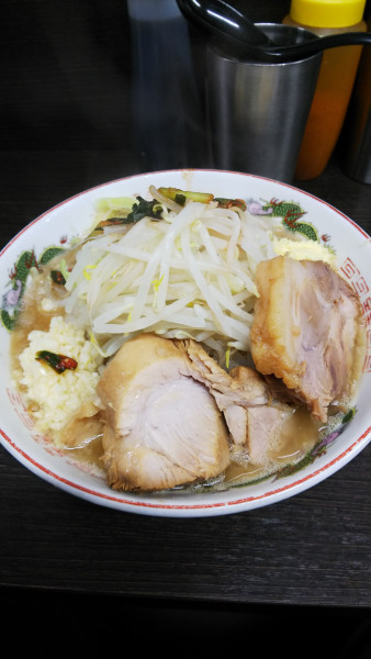 「ラーメン少なめピリ辛ニラ漬け」@ラーメン二郎 川越店の写真