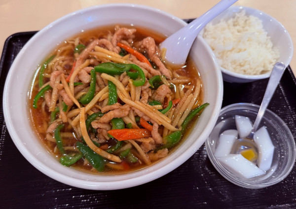 「【ランチ】青椒肉絲麺(¥880)」@中国飯店 茉莉の写真