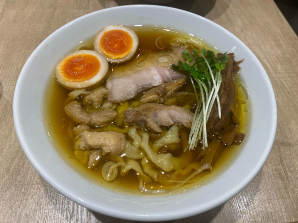 「親鶏中華そばと味玉」@手打 親鶏中華そば 綾川の写真