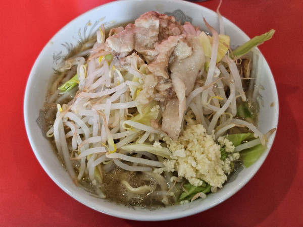 「小ラーメン　ニンニクアブラ　750円」@ラーメン二郎 朝倉街道駅前店の写真