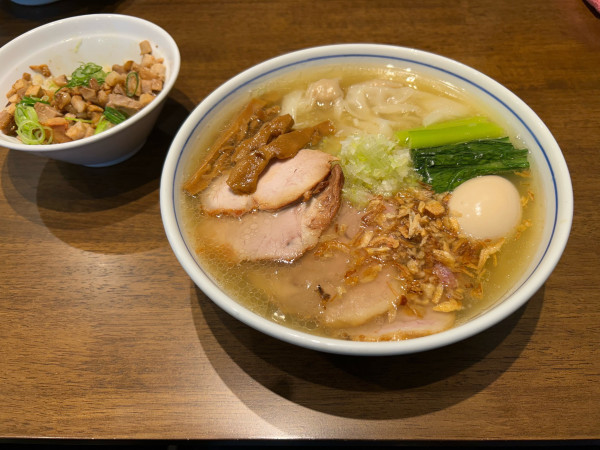 「塩ラーメン特製+チャーシュー丼」@らぁ麺 すぎ本の写真