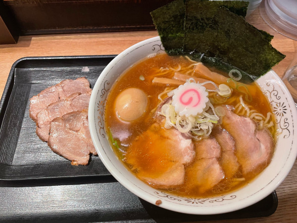 「特製中華そば（大盛り）＋チャーシュートッピング」@中華そば 勝本の写真