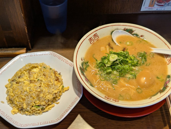 「こってり背脂中華そば半ちゃんセット」@中華そば 1011の写真