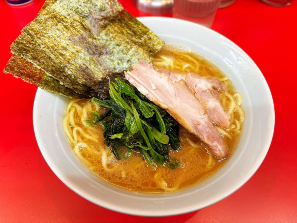 「ラーメン並　900円」@横浜ラーメン 武蔵家 大井町店の写真