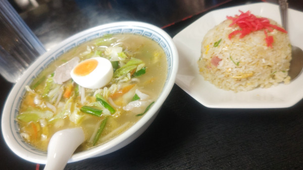 「タンメン７５０円＆チャーハン４３０円」@大野屋の写真