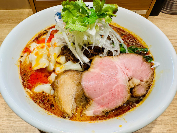 「【限定】ワンタン担々麺【1200円】」@焼あご煮干しらぁめん 碧猫の写真