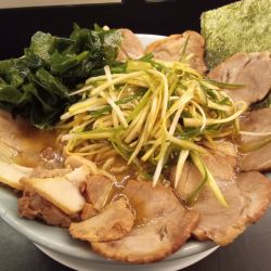 背脂煮干しのネギラーメン