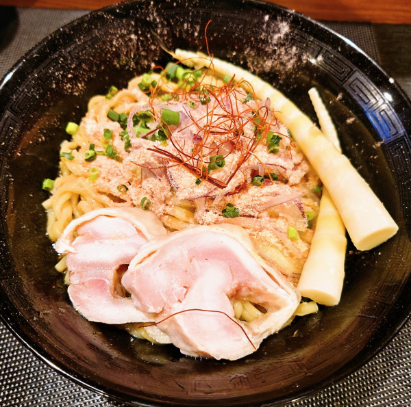 「タイ風海老まぜそば」@廻麺 鶏千の写真
