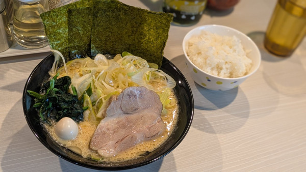 「ネギラーメン（1,050円）」@横浜らーめん 満月 保土ヶ谷店の写真
