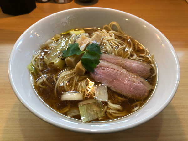 「鴨だし醤油ラーメン」@麺堂にしき 池袋西口店の写真
