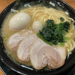 横浜家系ラーメン 春吉家 新宮店の画像