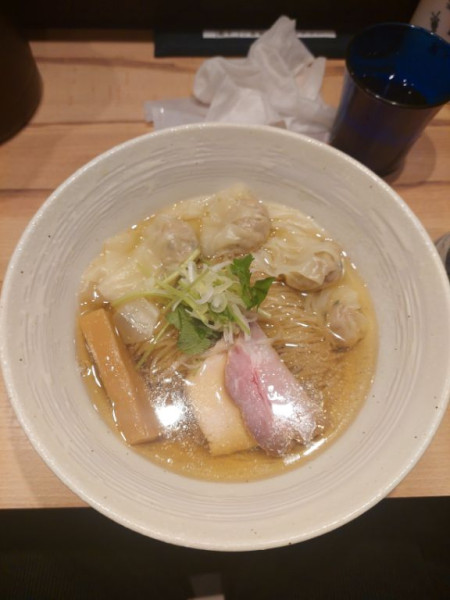 「らぁめん塩＋日本酒」@麺屋 彩音 ~Sign~の写真