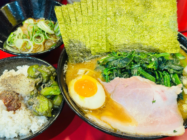 「特製らーめん 他 1,550円」@らーめん 谷瀬家 新橋店の写真