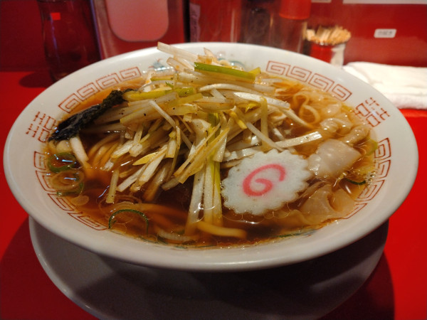 「ワンタン麺＋味付きネギ」@マルフル食堂 市役所通り店の写真