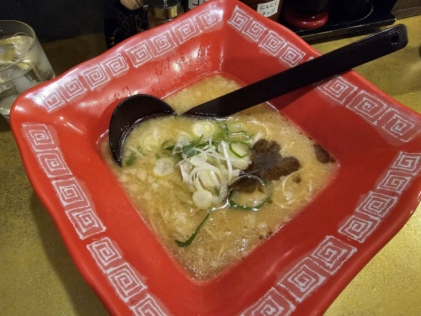 「かけくまもとラーメン 580円」@黄金ラーメン 銀座店の写真