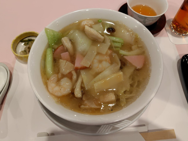 「小海老スープそば1331円（サービス料込み）」@大観苑の写真