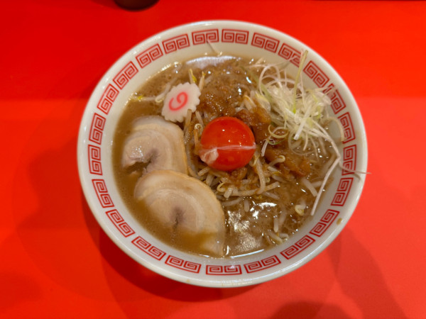 「濃厚黒背脂らーめん 890円」@銀座紫龍改の写真