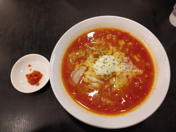 「とまとカレーラーメン　辛子みそ　790+30円」@幸楽苑 高田橋店の写真
