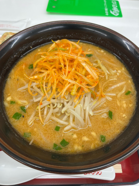 「ねぎ味噌ラーメン(1040円)＋大盛り(280円)」@くるまやラーメン 熊谷新堀店の写真
